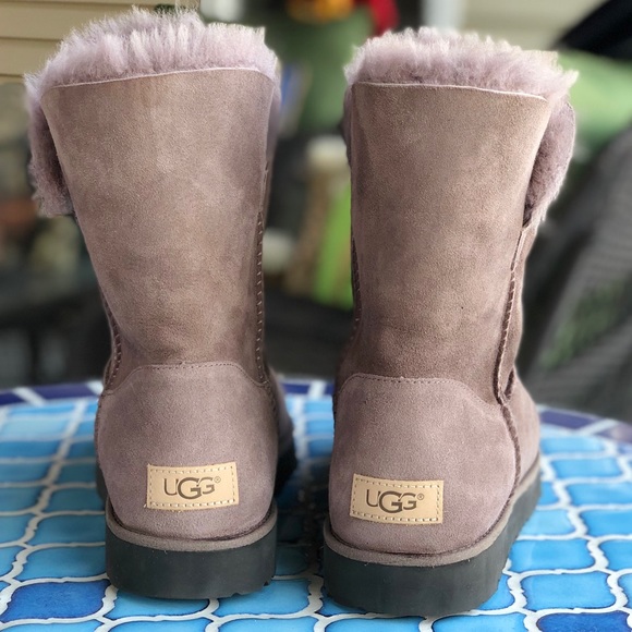 Ugg Classic Cuff Boot - Picture 5 of 8